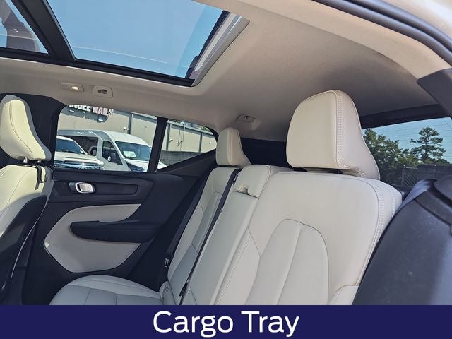 2025 Volvo XC40 B5 Plus Dark Theme