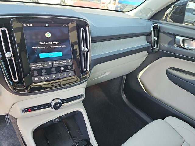 2025 Volvo XC40 B5 Plus Dark Theme