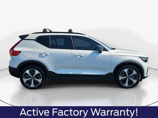 2025 Volvo XC40 B5 Plus Dark Theme