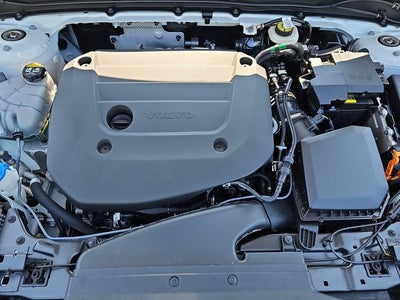 2025 Volvo XC40 B5 Plus Dark Theme