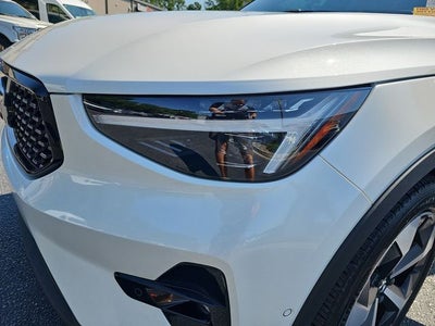 2025 Volvo XC40 B5 Plus Dark Theme