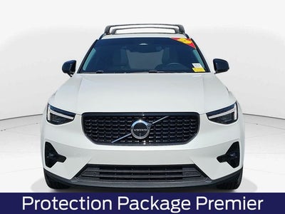 2025 Volvo XC40 B5 Plus Dark Theme